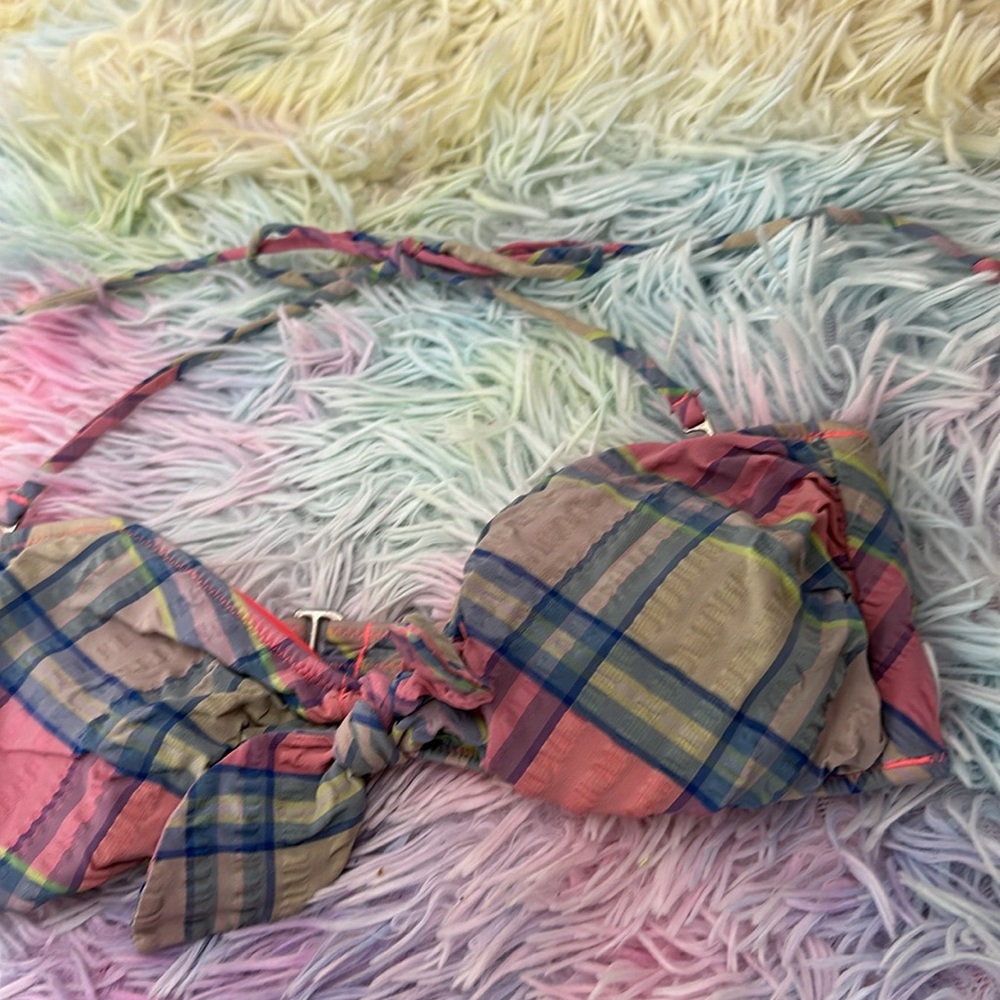 FINAL PRICE NO OFFERS 
Victoria’s Secret Plaid Wrinkle Adjustable Bikini Top - Picture 3 of 5